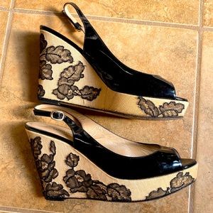 Classic Valentino embroidered wedges